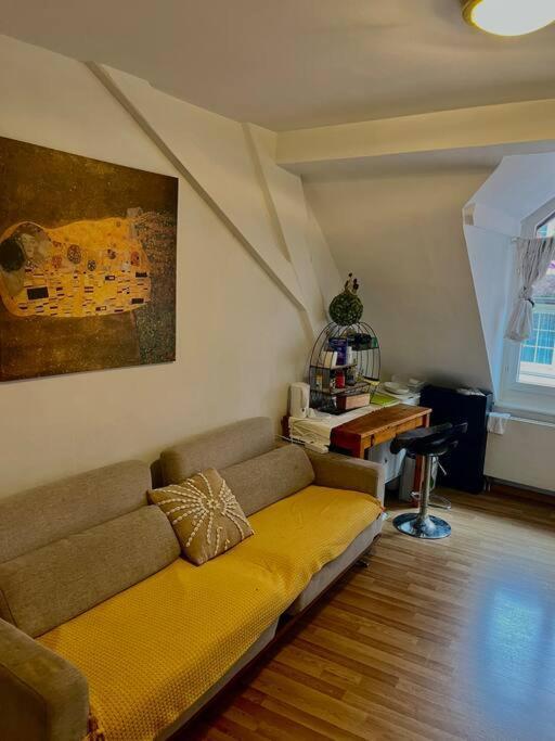 Apartment Near Central Station Zurich Bagian luar foto