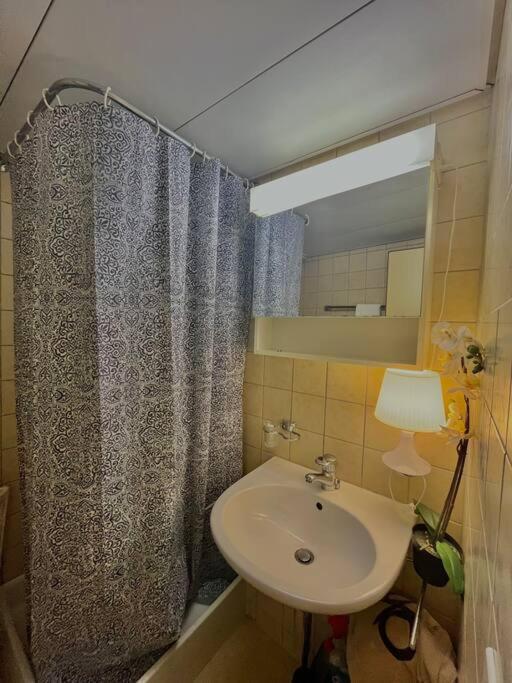 Apartment Near Central Station Zurich Bagian luar foto