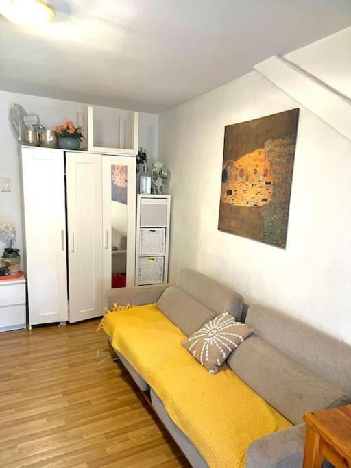 Apartment Near Central Station Zurich Bagian luar foto
